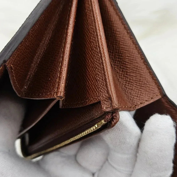 Louis  Vuitton Porte Monnaie Tresor Zipper Wallet - Picture 13 of 15